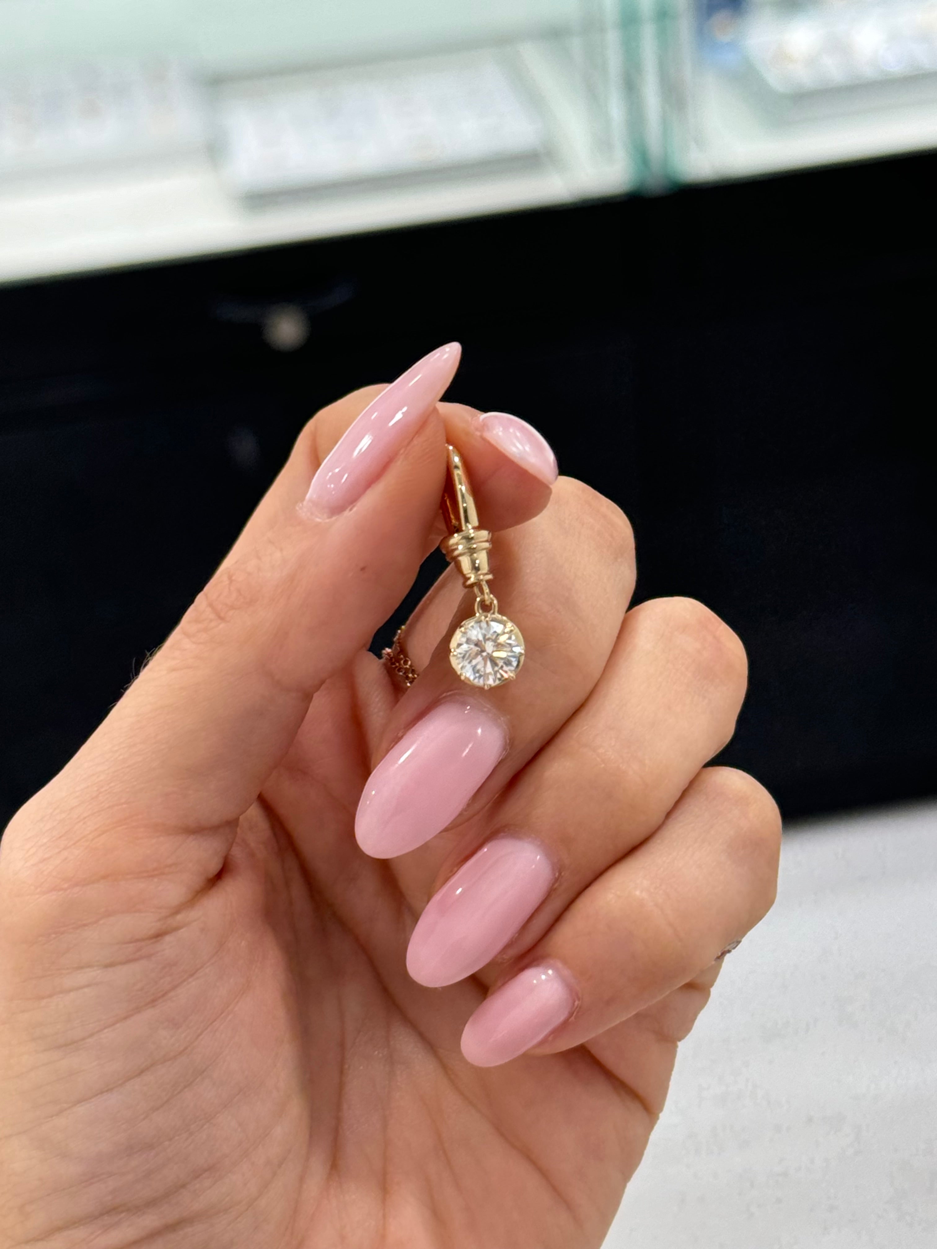 Linda Charm