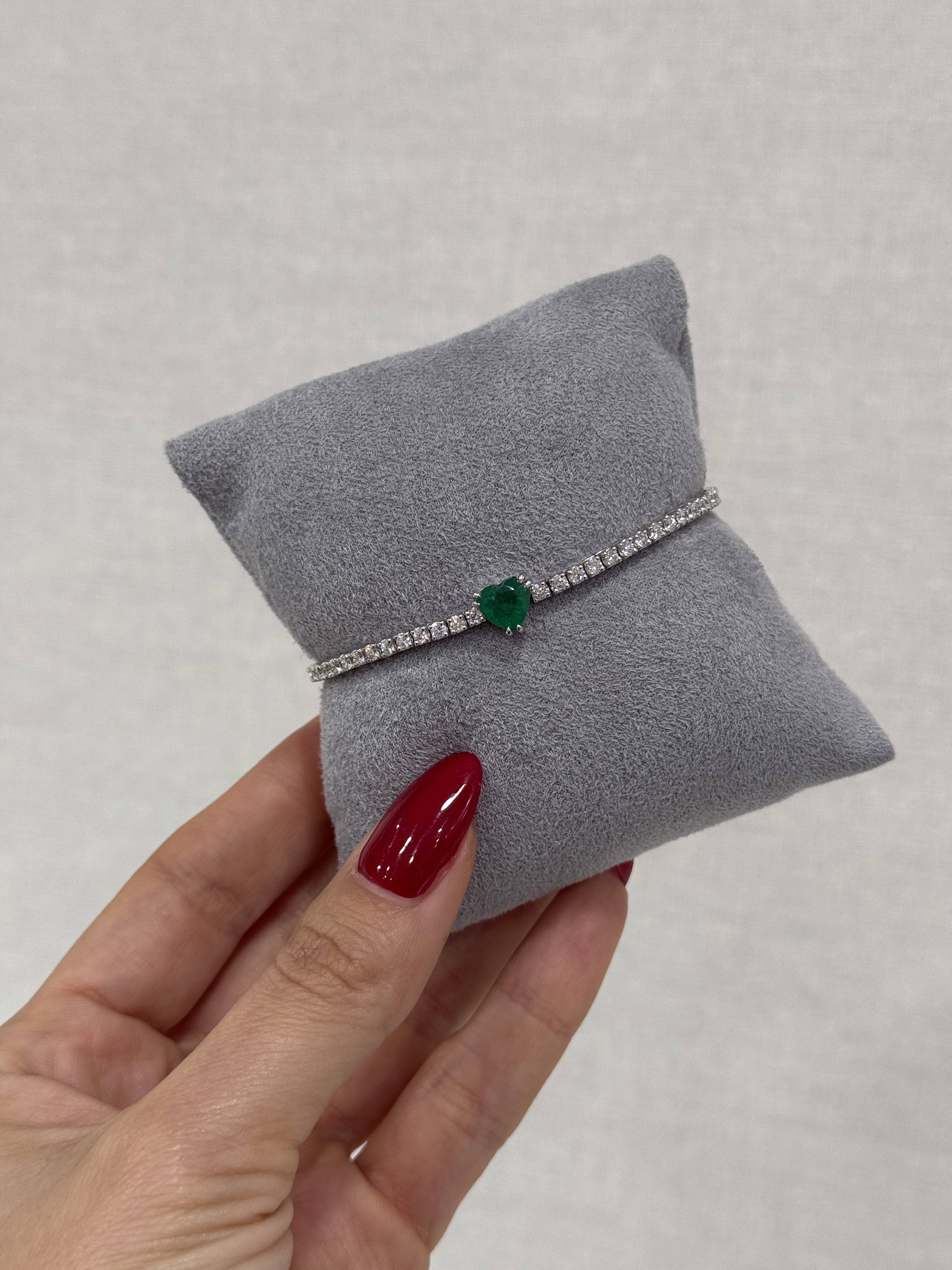 18k Emerald Heart Tennis Bracelet