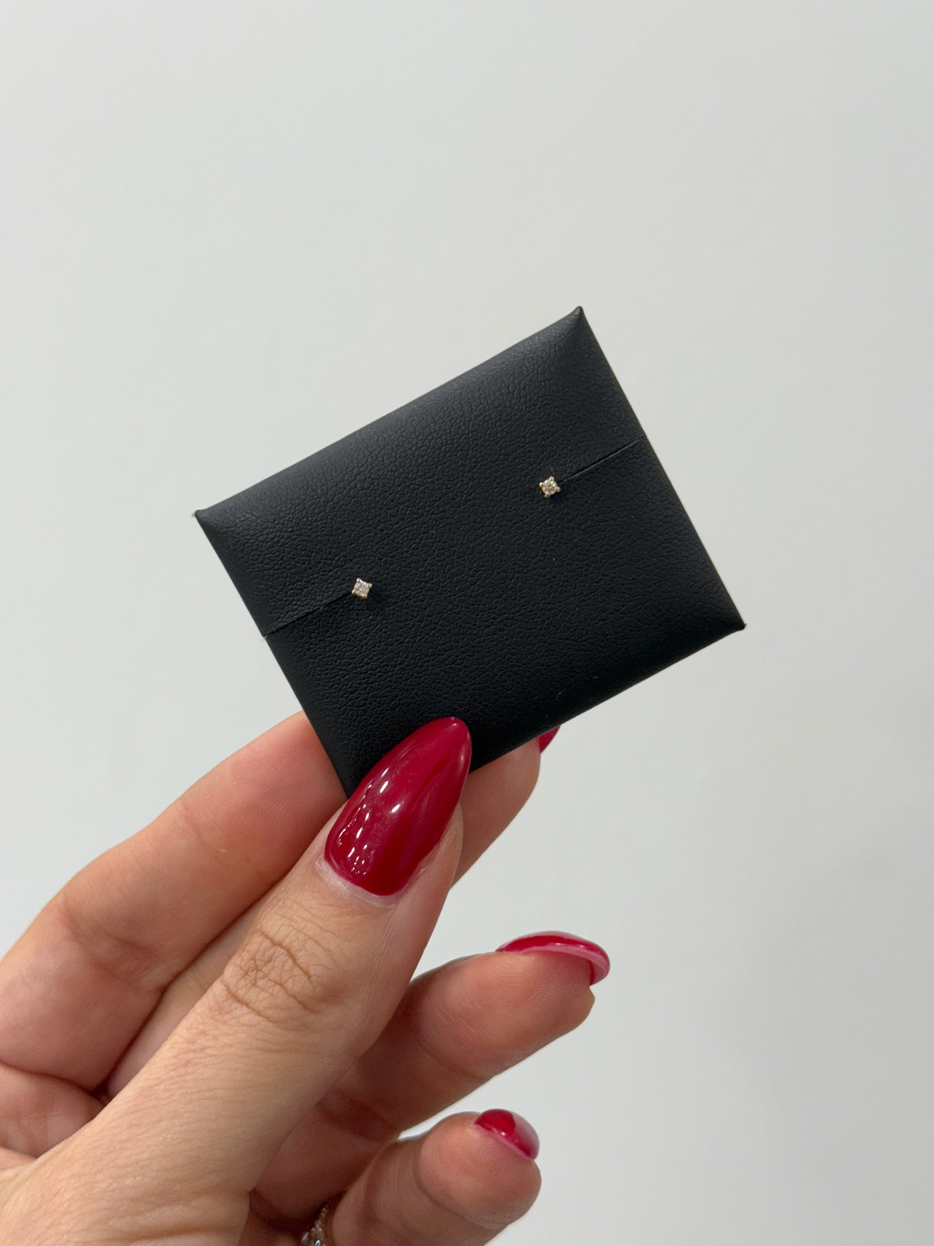 Micro 2pt Diamond Flat Back