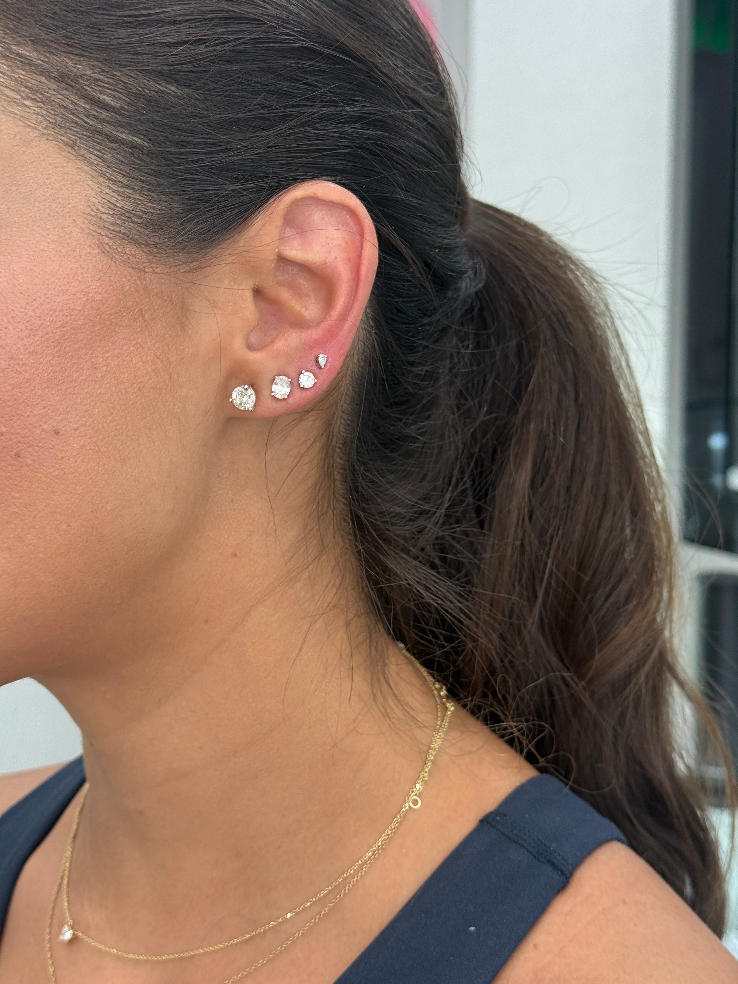 Micro Pear Stud