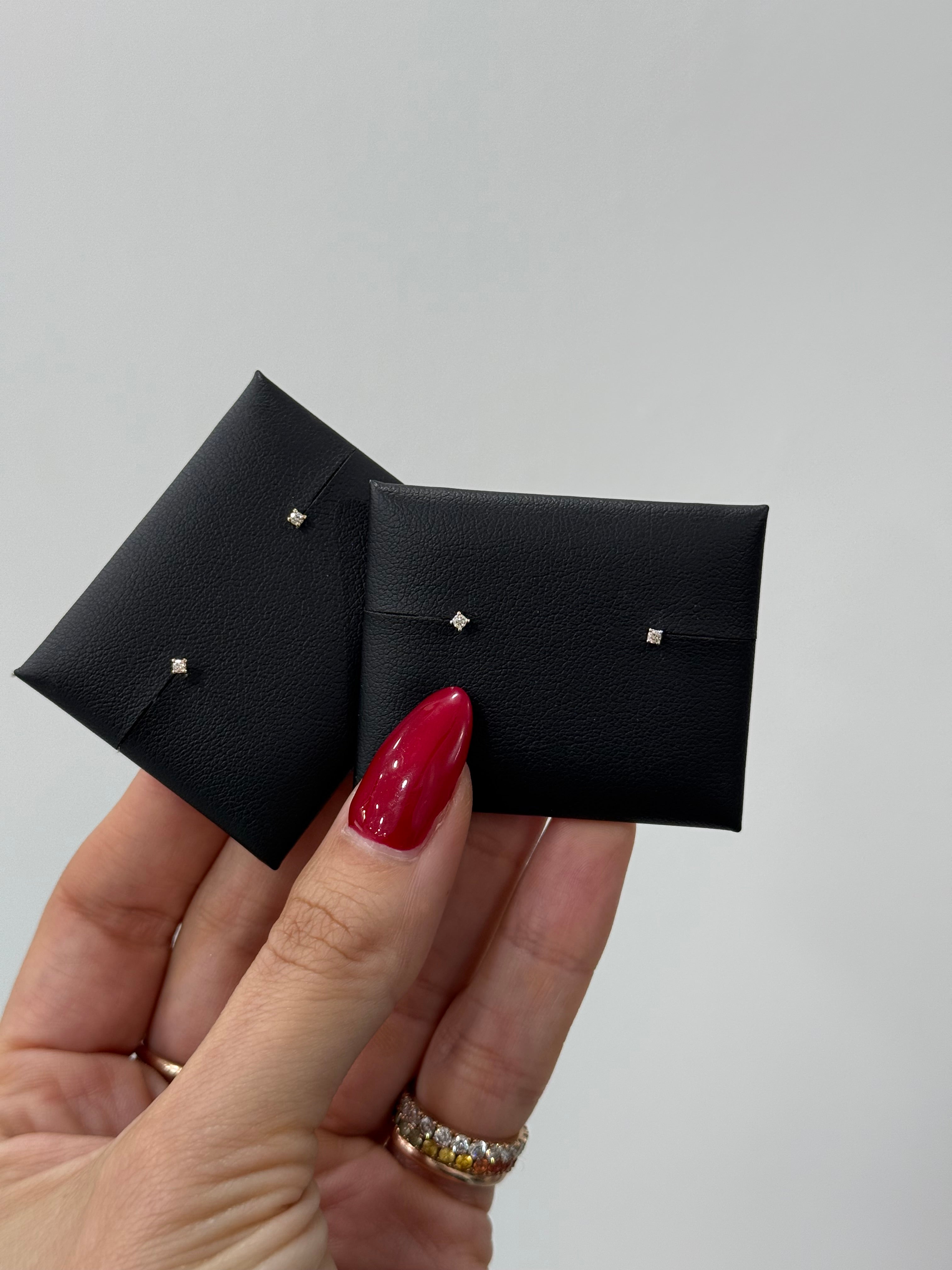 Micro 2pt Diamond Flat Back