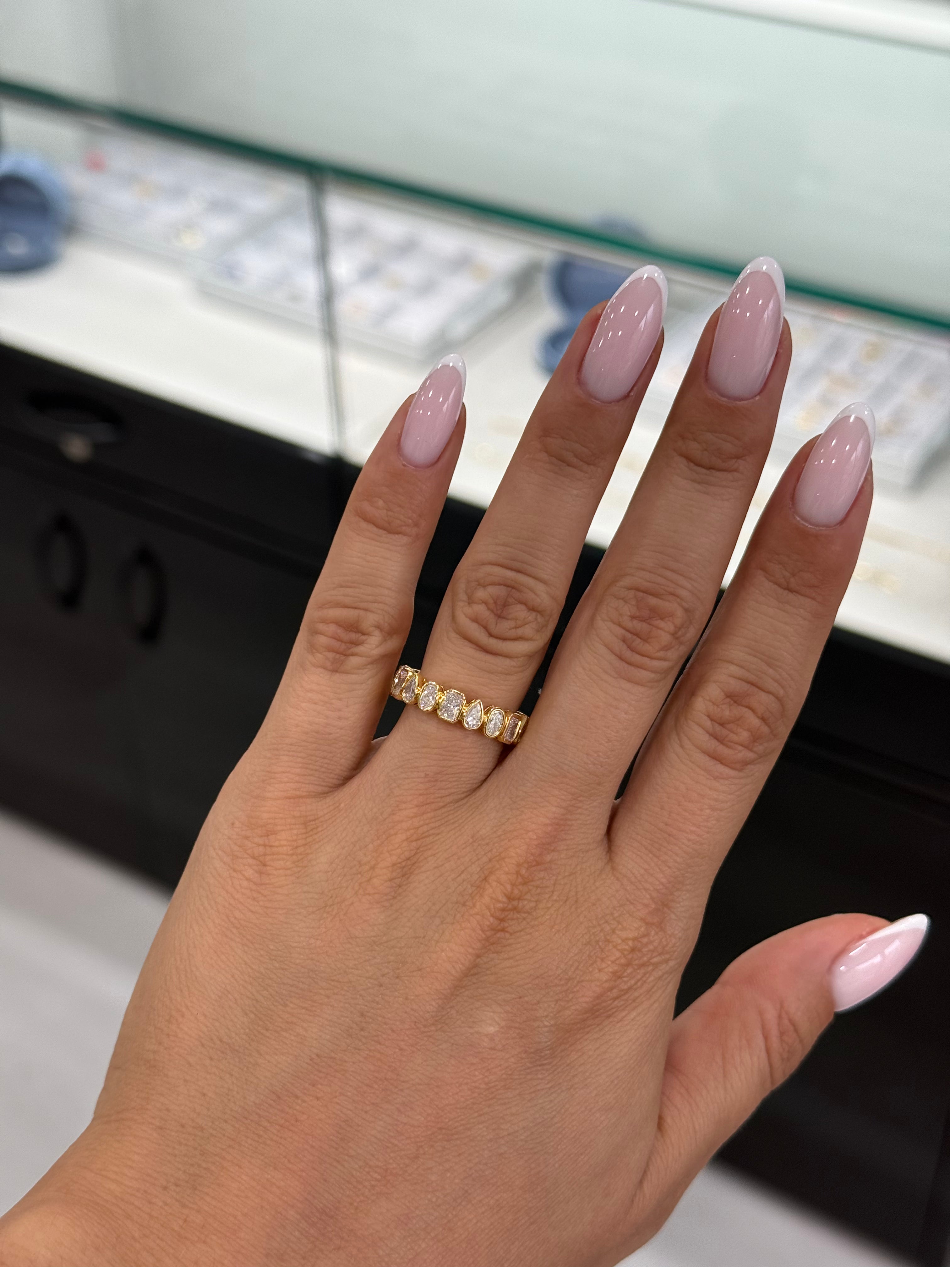 Bezeled Fancy Cuts Lab Band