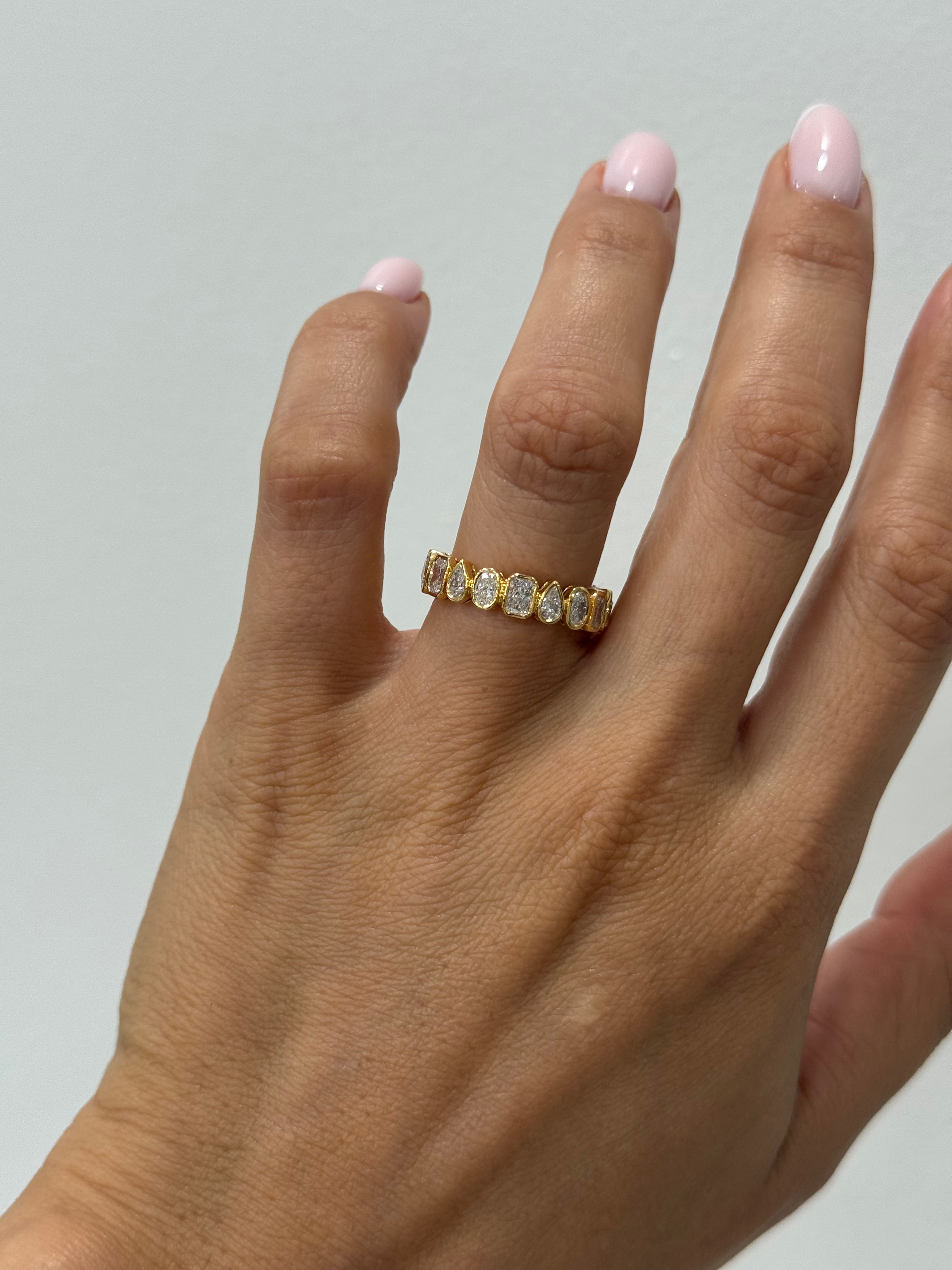 Bezeled Fancy Cuts Lab Band