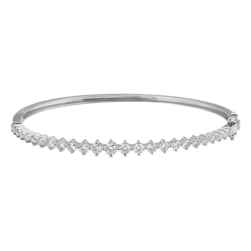 Graduating Shared Prong Round Diamond Bangle