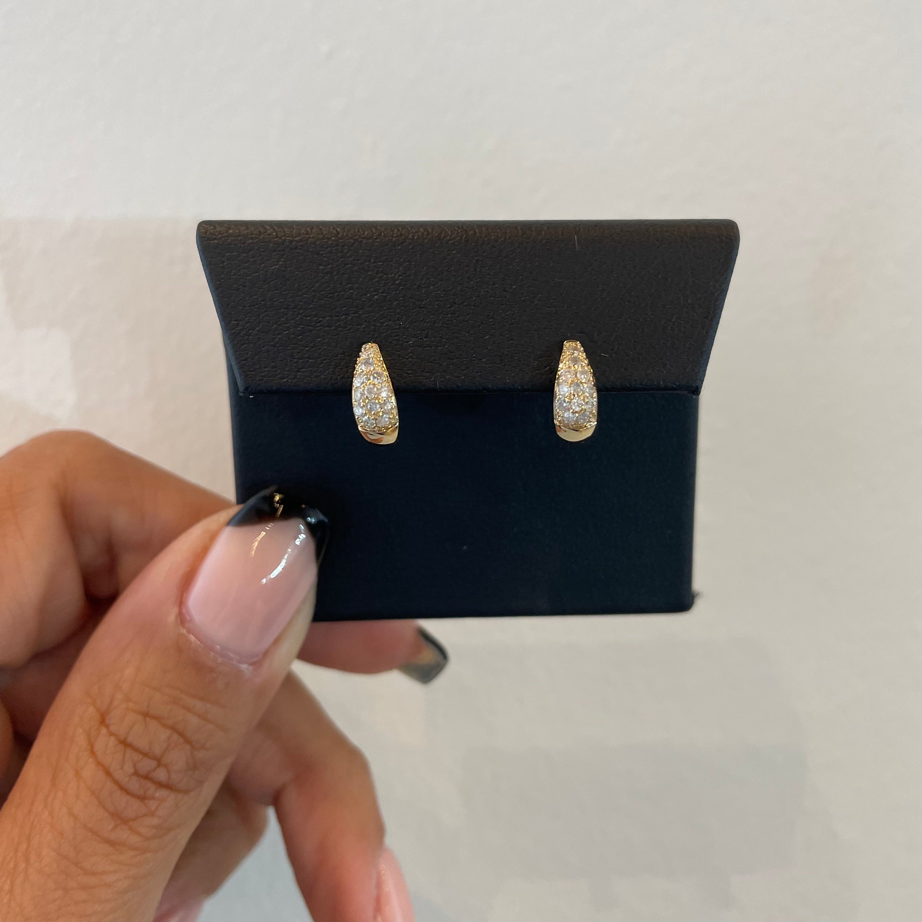 Tapered Pavé Huggie