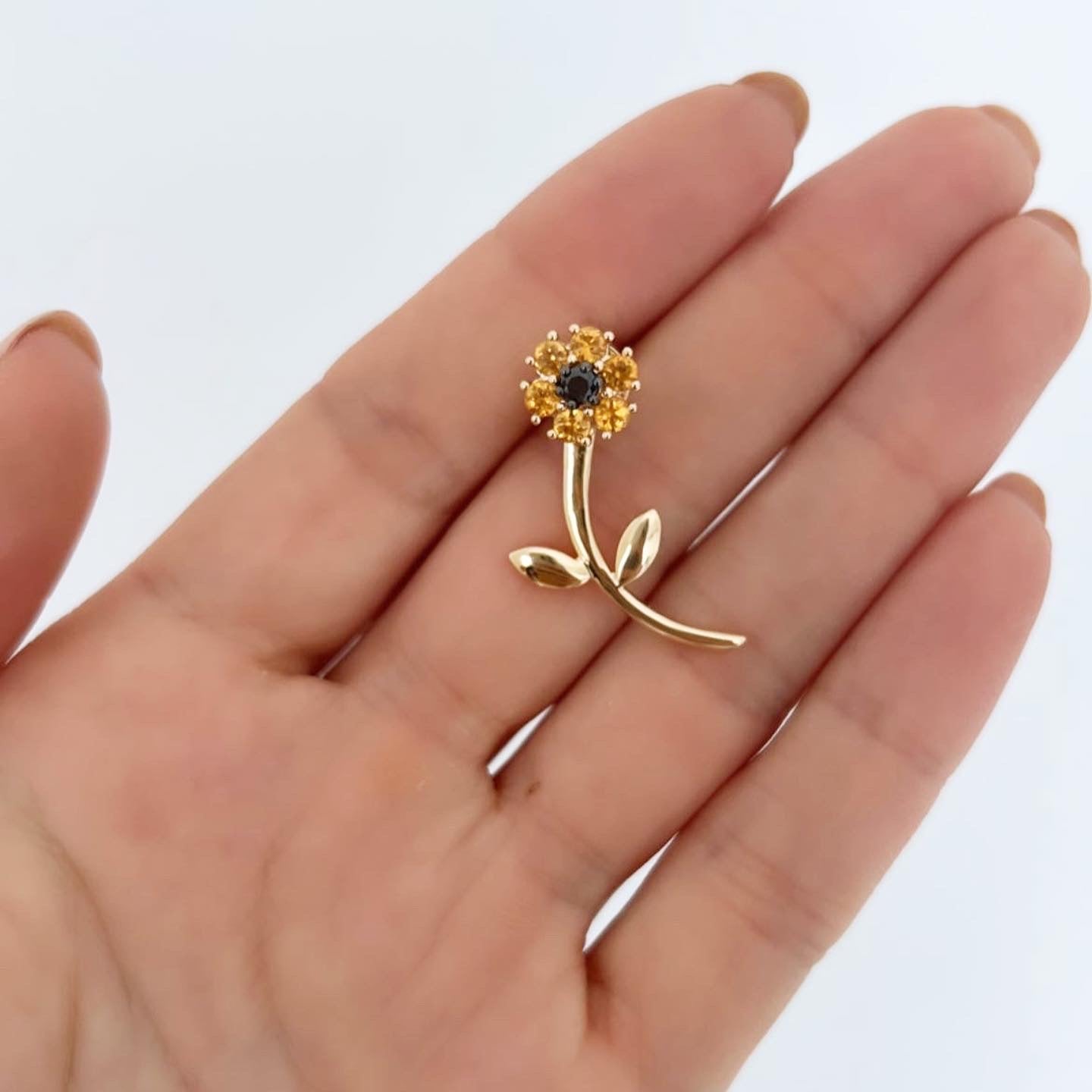 18k Gold Divine Flower Earring